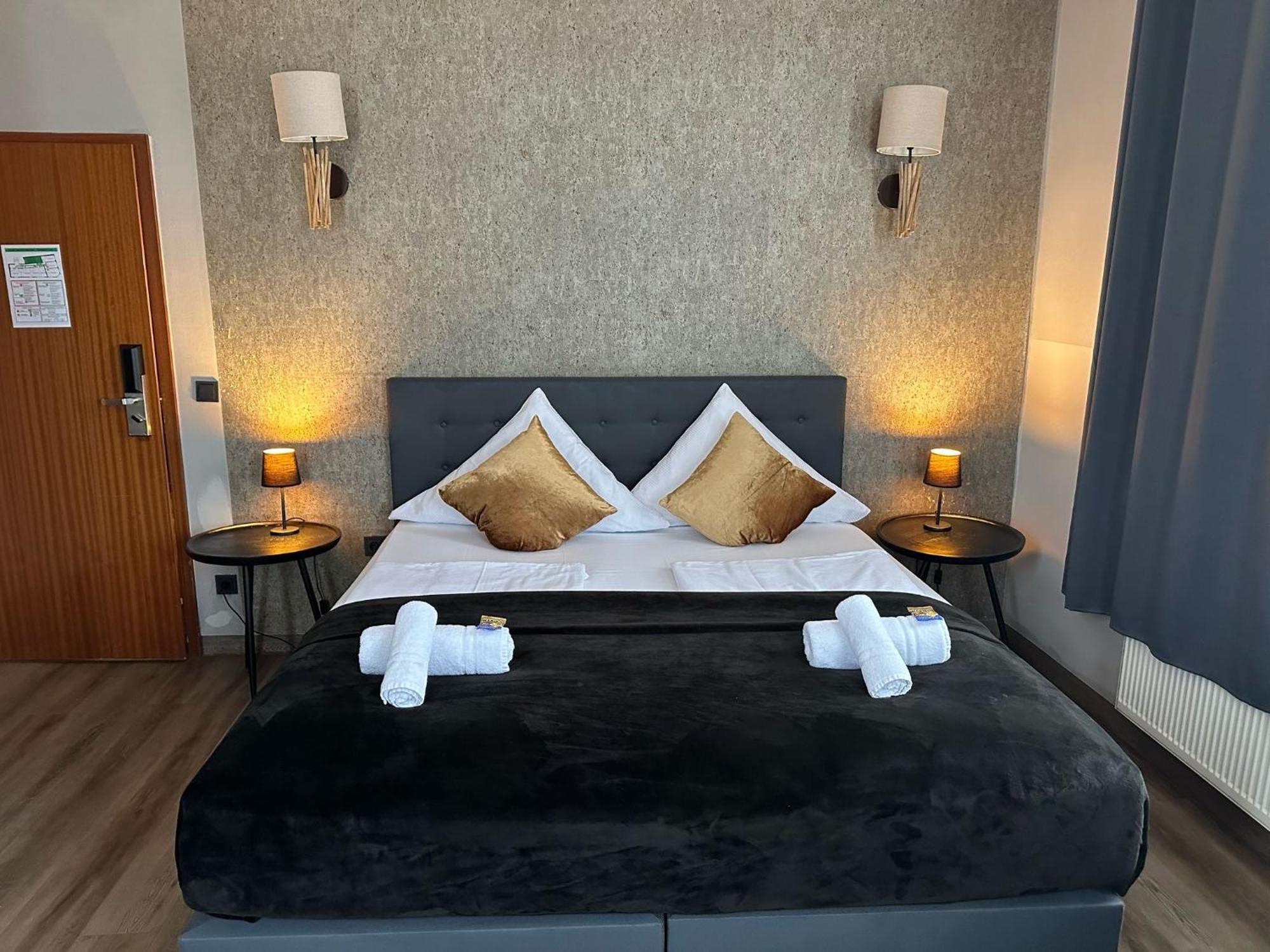 Hotel Restaurant Zum Loewen Duisburg Luaran gambar